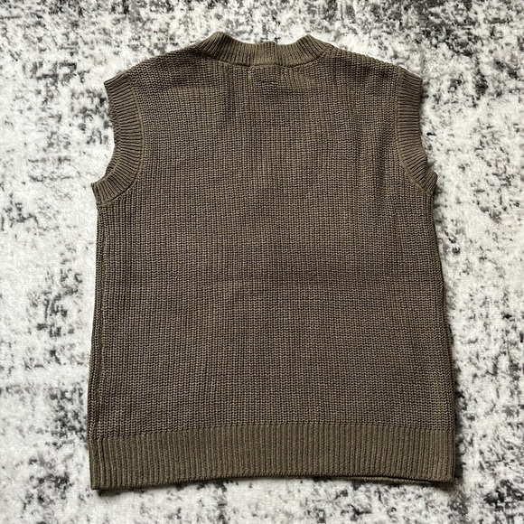 Oversized Sweater Vest - Picture 2 of 2